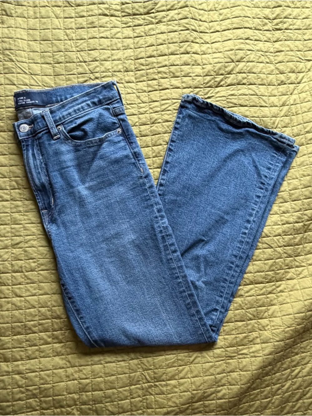 GAP High-Rise Flare Bootcut Blue Jeans